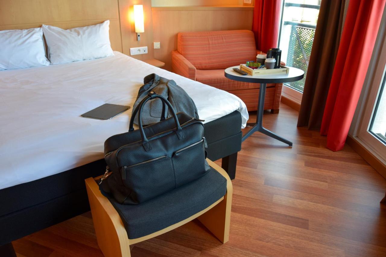 Hotel Ibis Nancy Centre Gare Et Congres Exterior foto