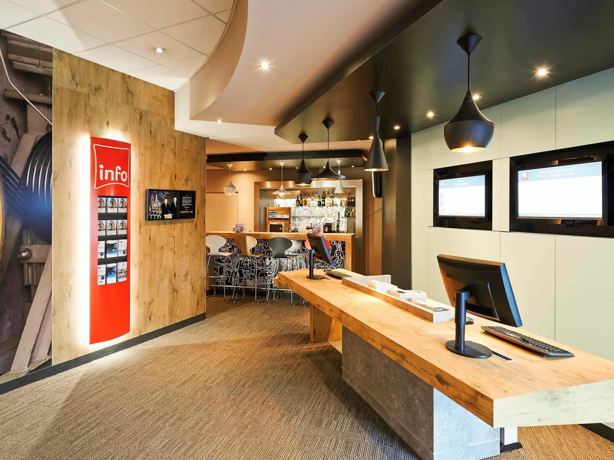 Hotel Ibis Nancy Centre Gare Et Congres Exterior foto